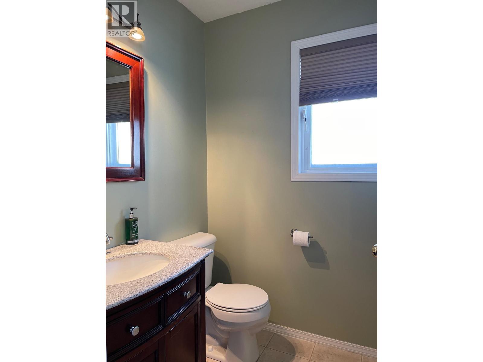 5548 MINNAKER CRESCENT, Fort Nelson