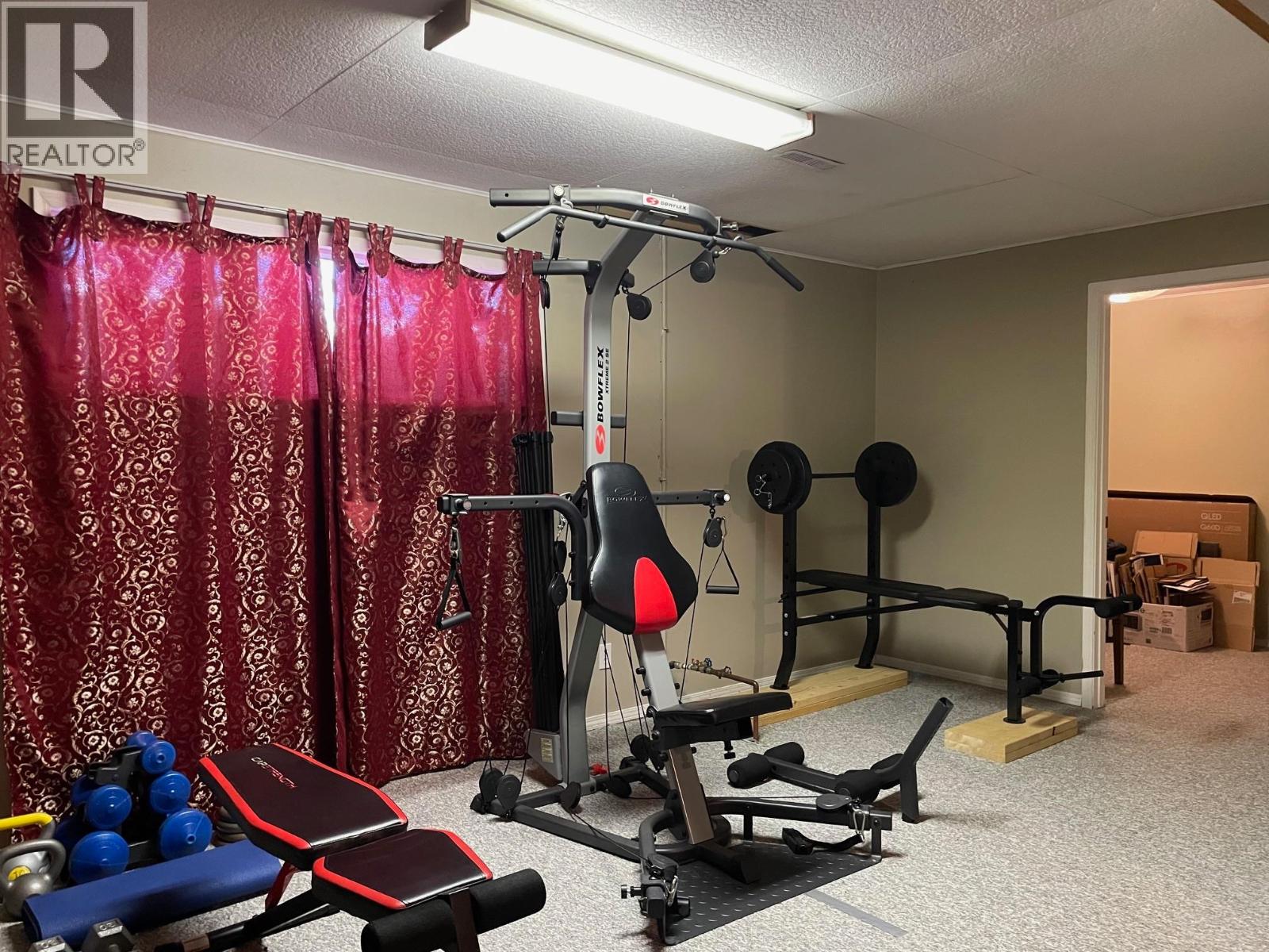 5548 MINNAKER CRESCENT, Fort Nelson