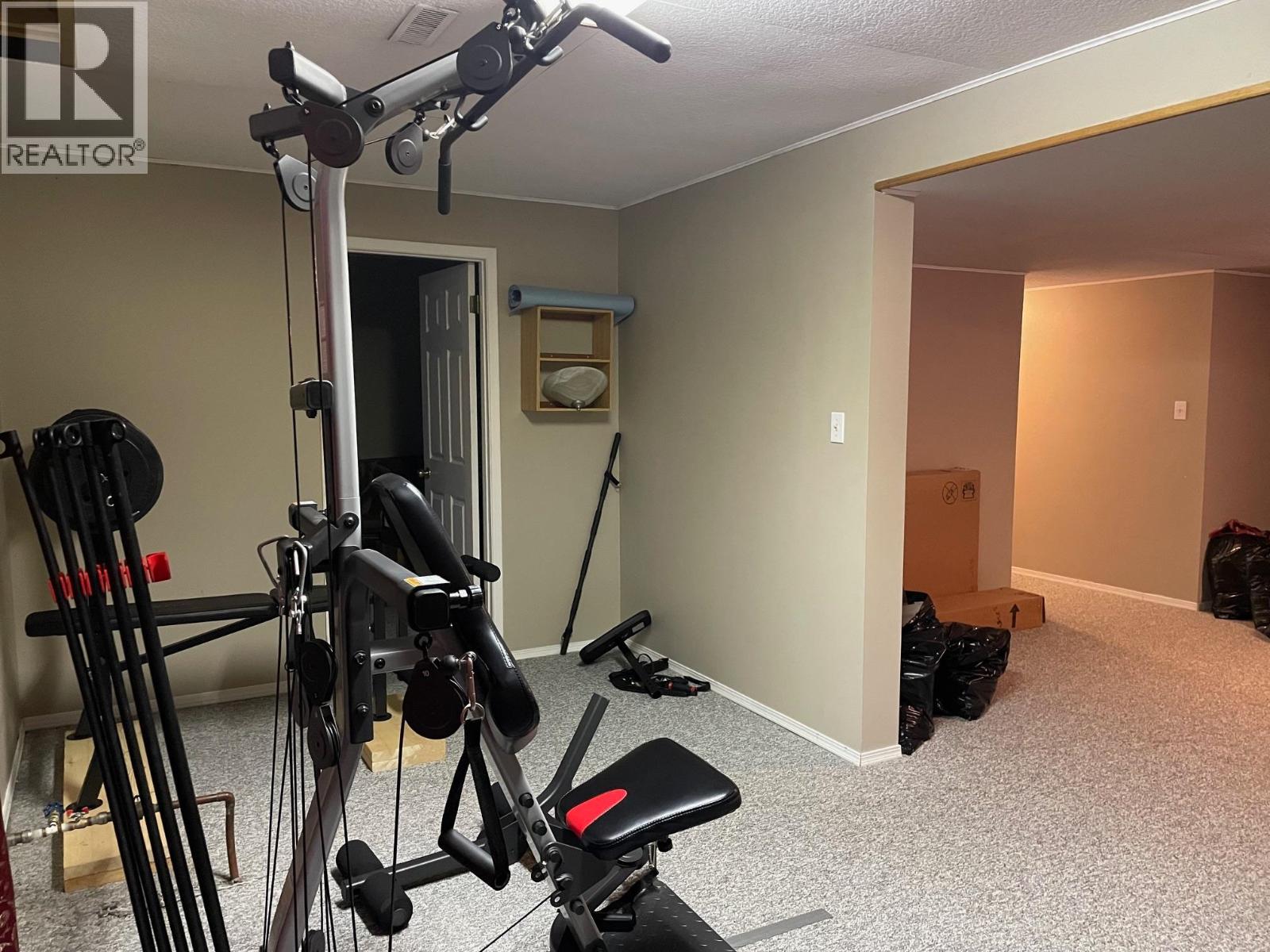 5548 MINNAKER CRESCENT, Fort Nelson