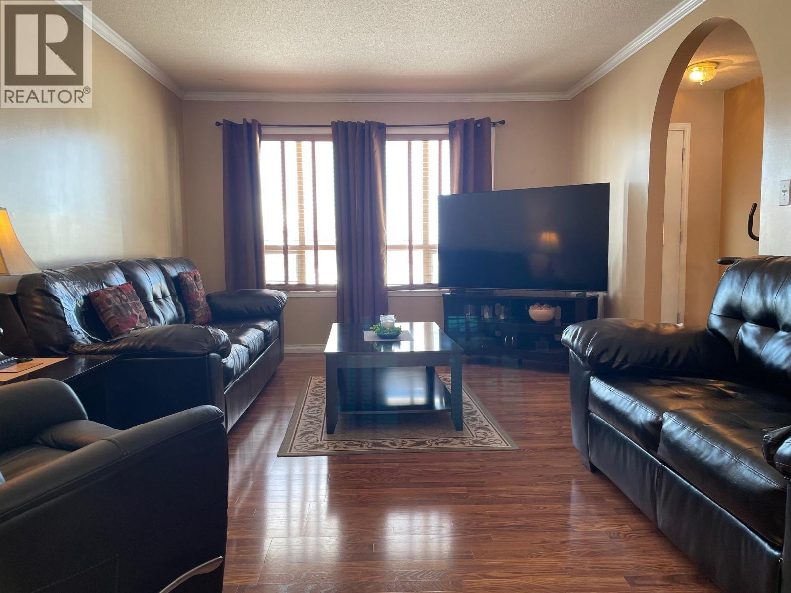 5548 MINNAKER CRESCENT, Fort Nelson