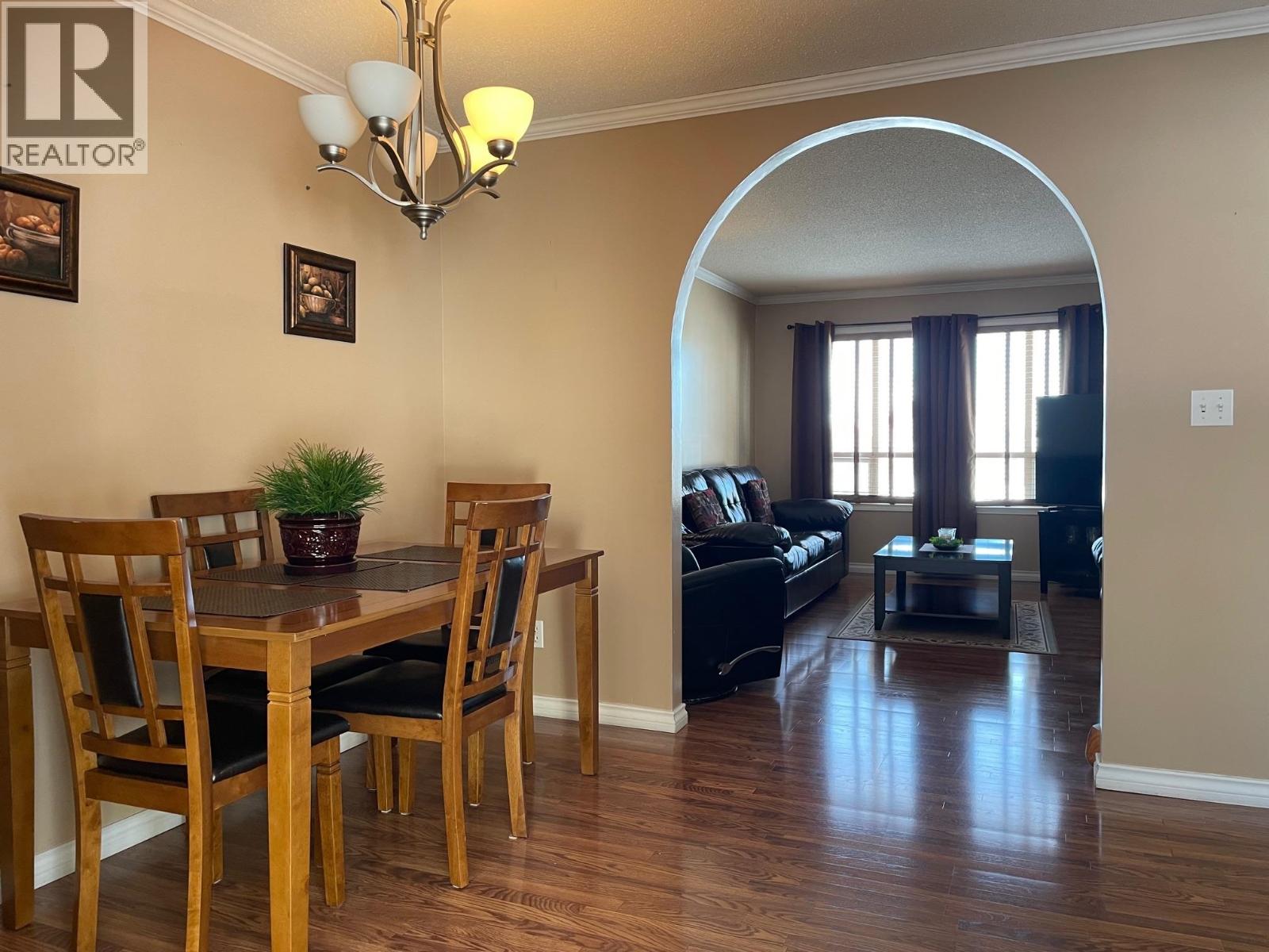 5548 MINNAKER CRESCENT, Fort Nelson