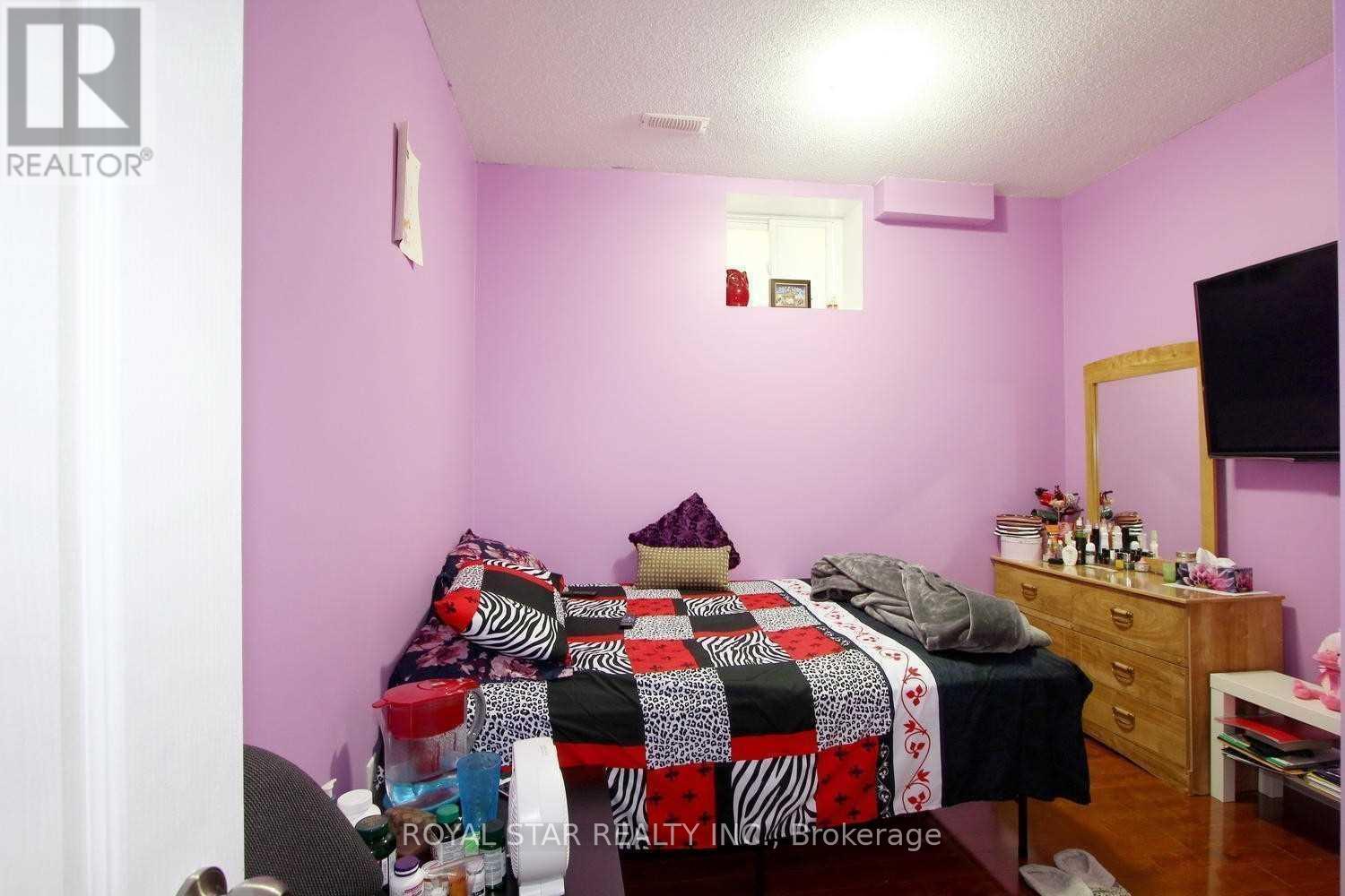 38 RIVERGLEN STREET - 32