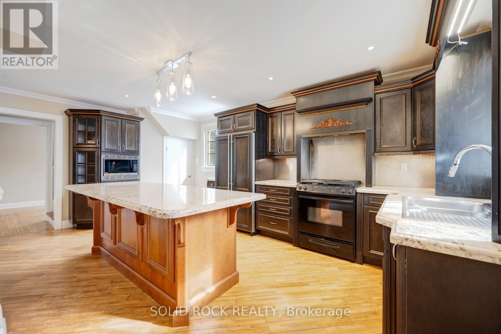 117 MILL STREET S - 11