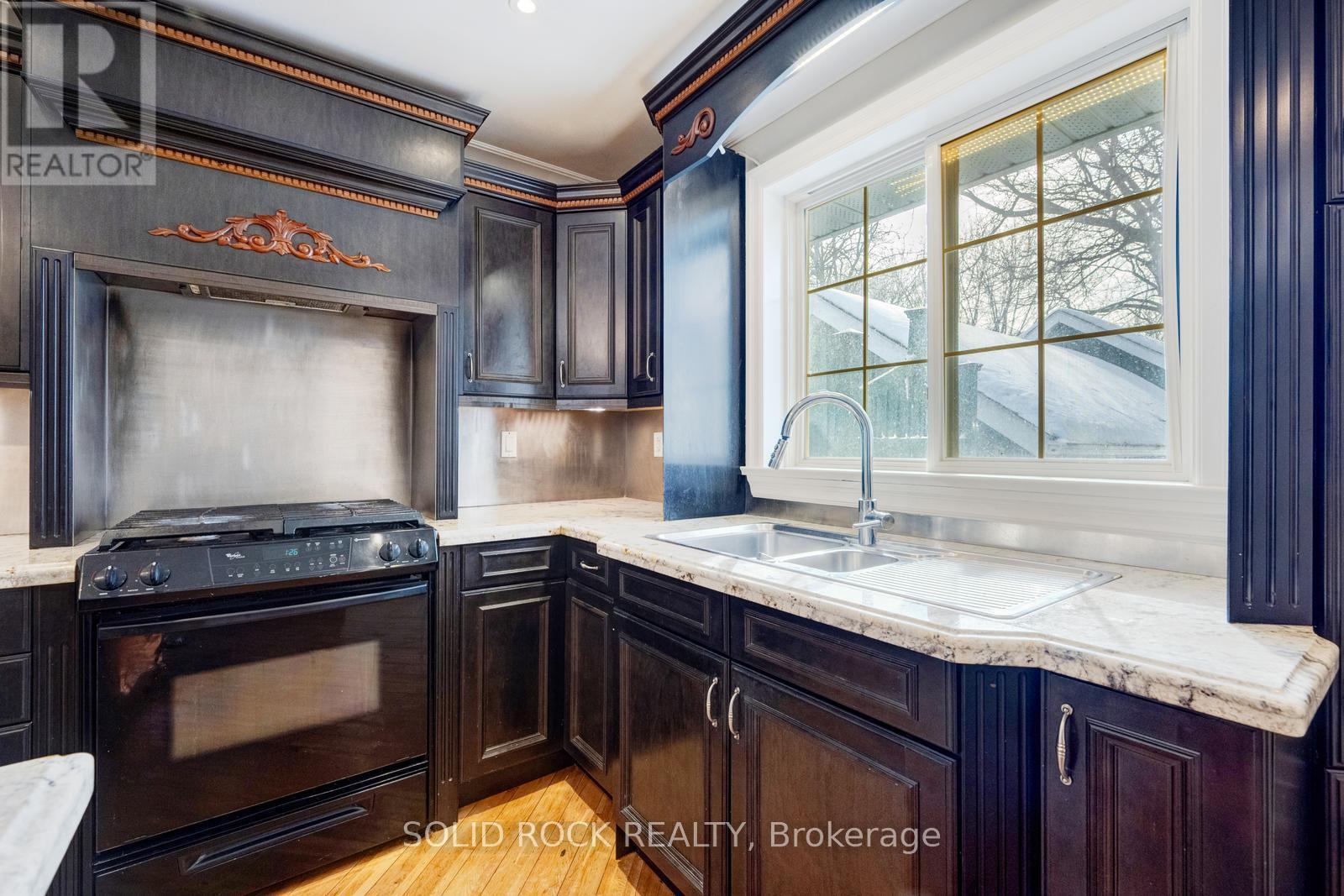 117 MILL STREET S - 12