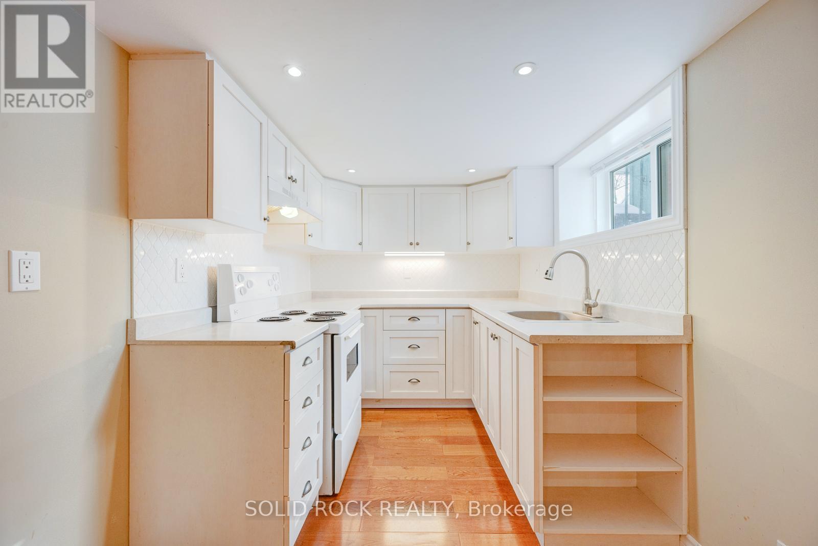 117 MILL STREET S - 32