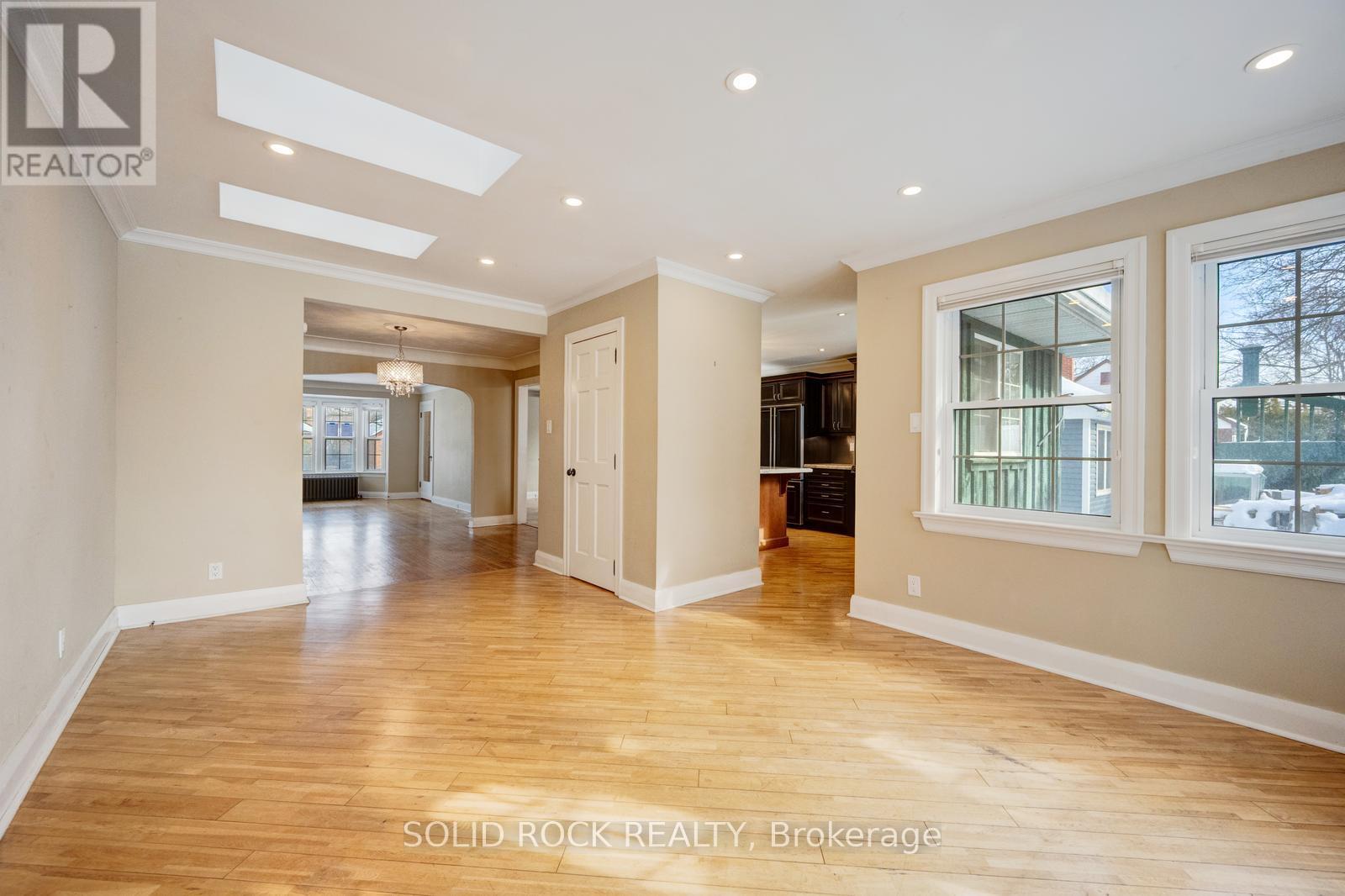 117 MILL STREET S - 9