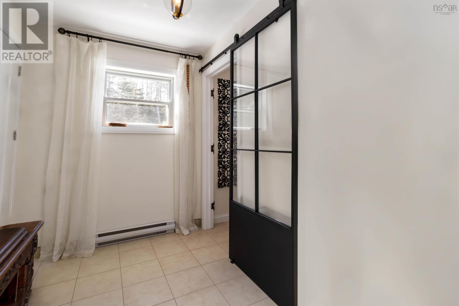 Property 33 of 51 of 4 440 Upper Blandford Road