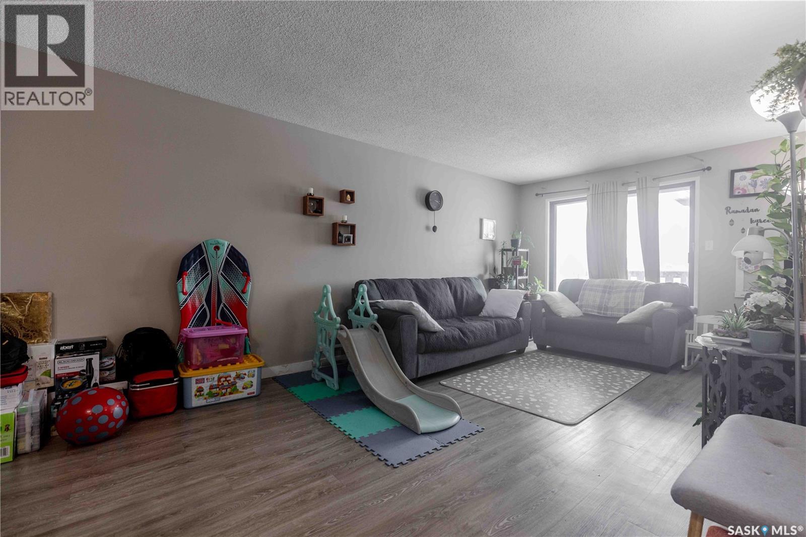 Single Family House Low rise for Sale in   Tait CRESCENT Saskatoon 