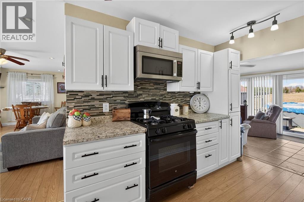 87 LAKESHORE ROAD - 9
