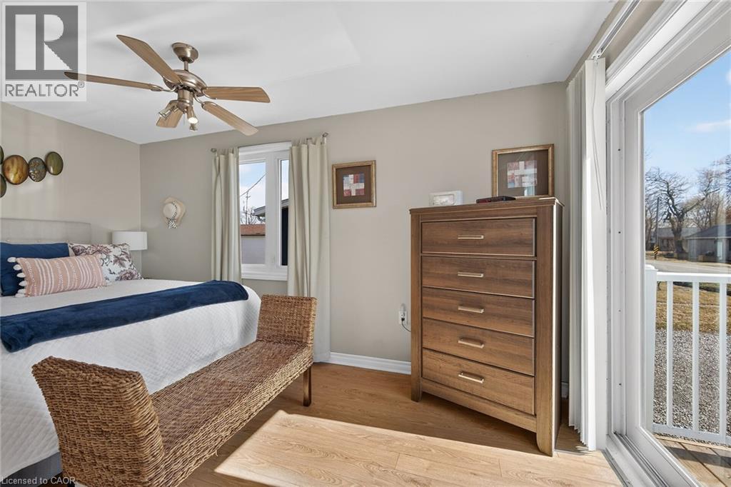 87 LAKESHORE ROAD - 23