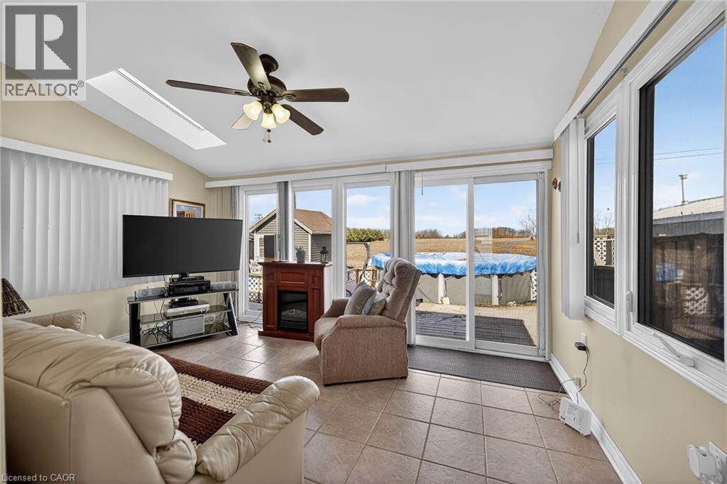87 LAKESHORE ROAD - 26