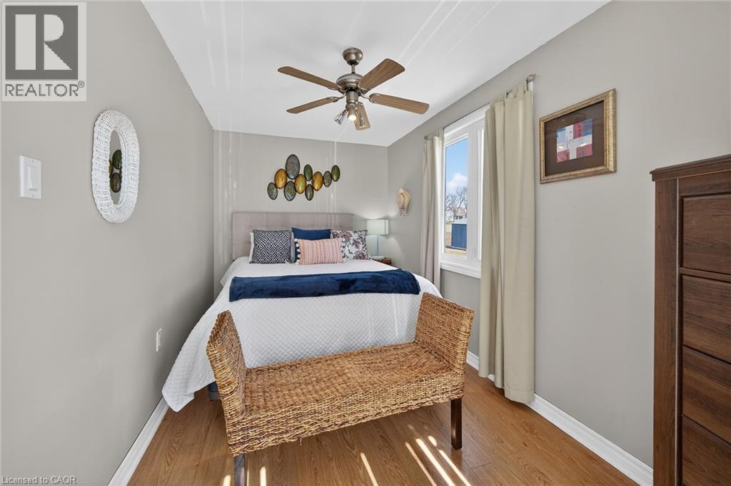 87 LAKESHORE ROAD - 25