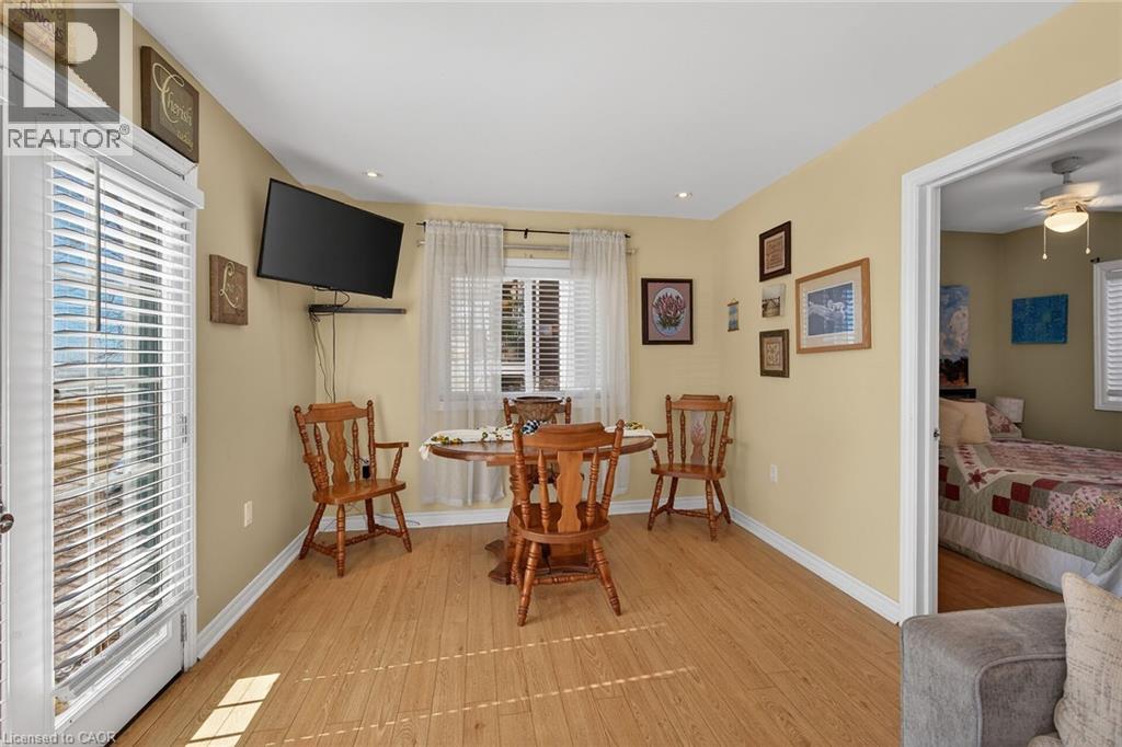 87 LAKESHORE ROAD - 19