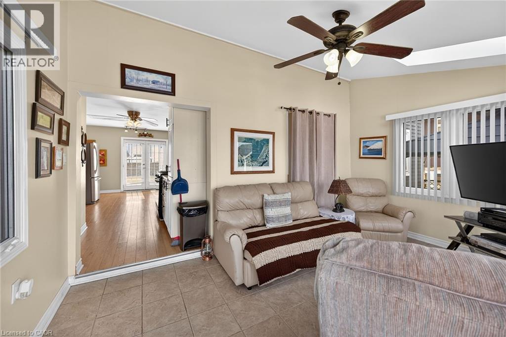 87 LAKESHORE ROAD - 29