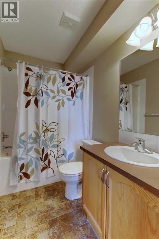 Single Family House 4 Level for Sale in  Copperfield Rise SE Copperfield Calgary 