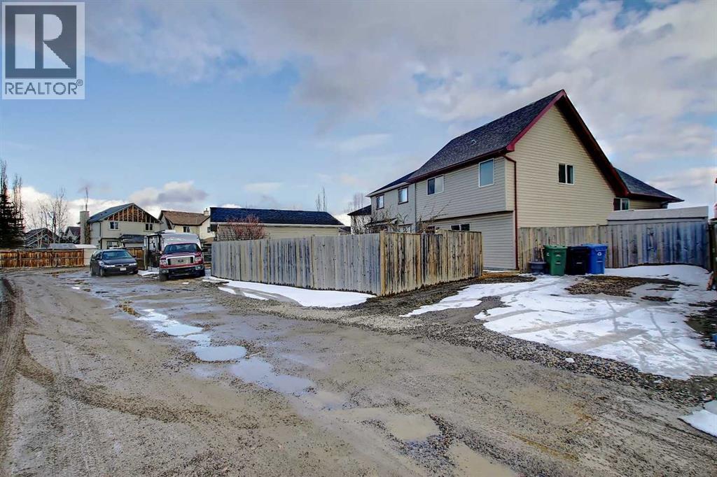 Single Family House 4 Level for Sale in  Copperfield Rise SE Copperfield Calgary 