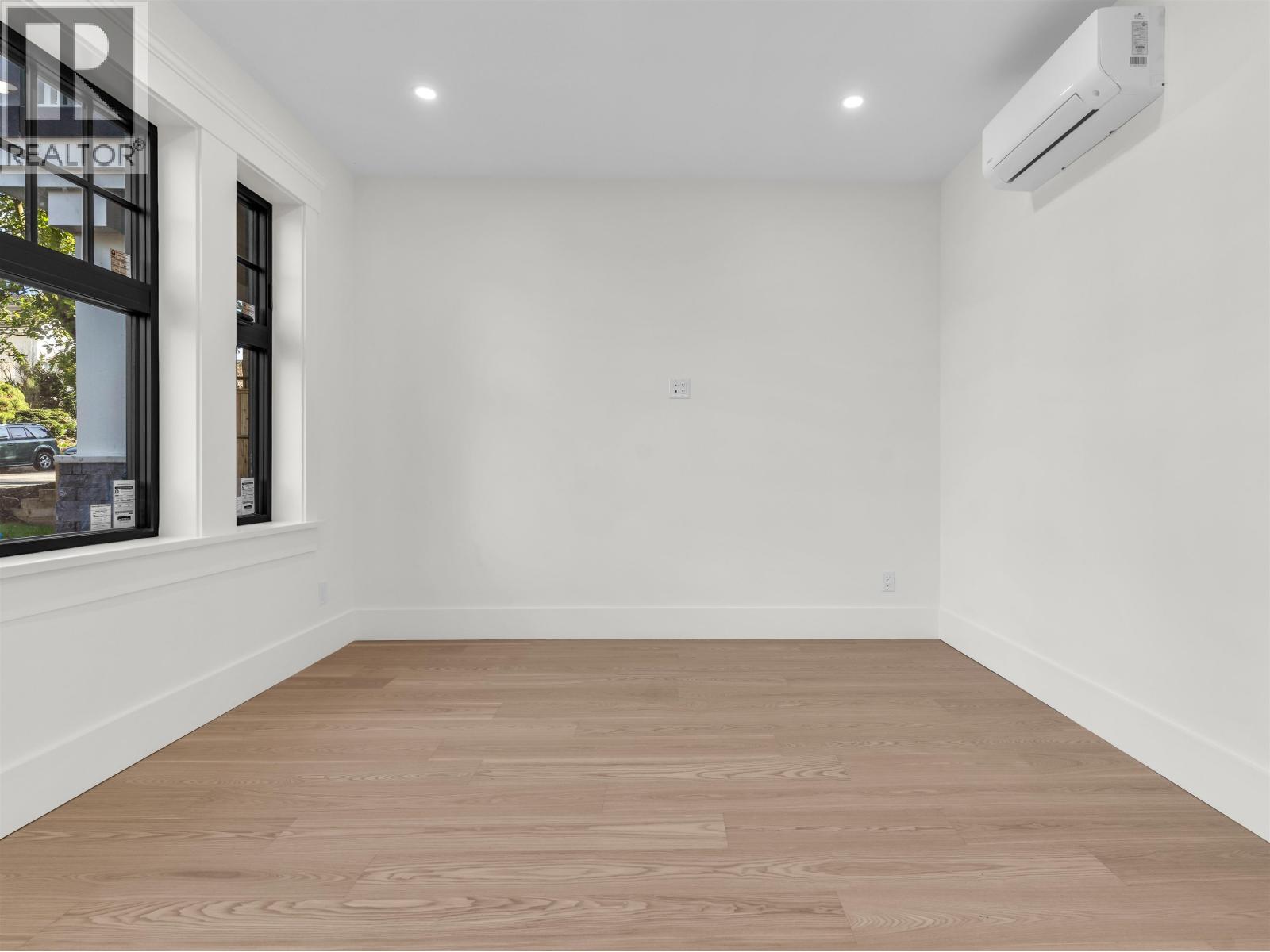 2568 W 2ND AVENUE, Vancouver