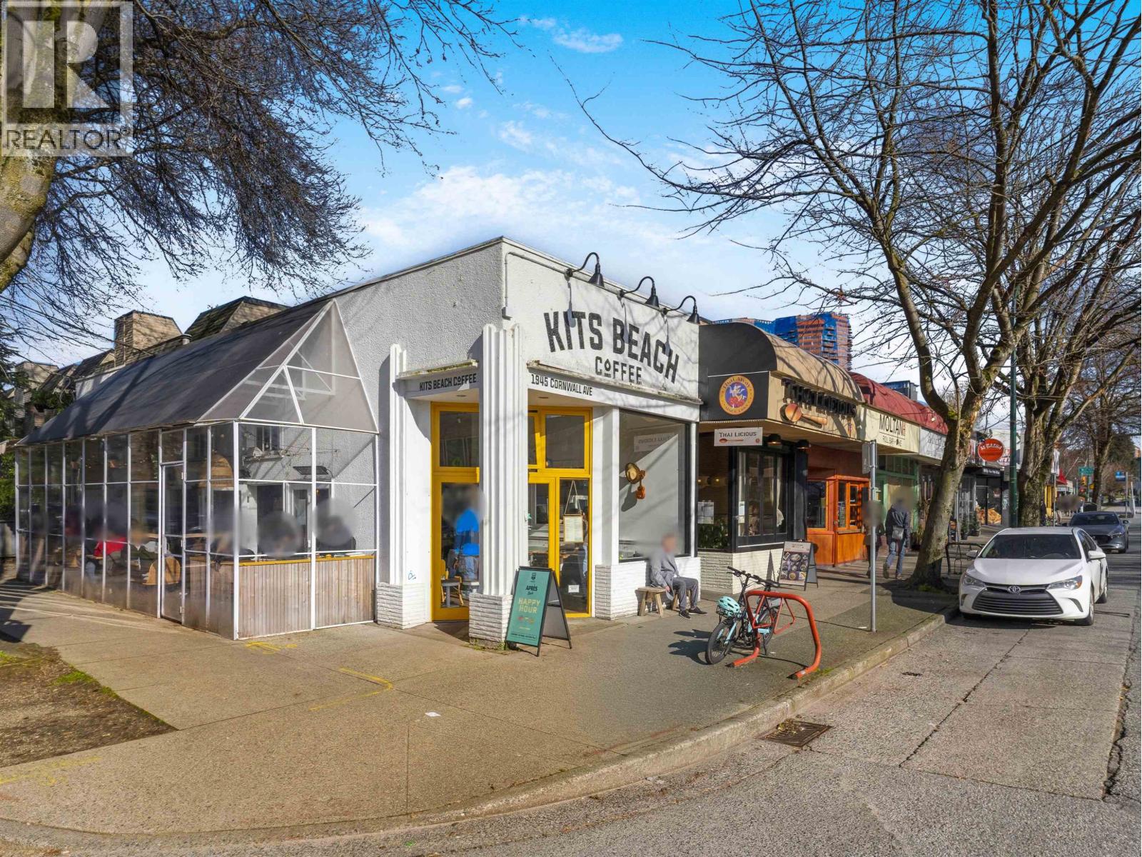 2568 W 2ND AVENUE, Vancouver