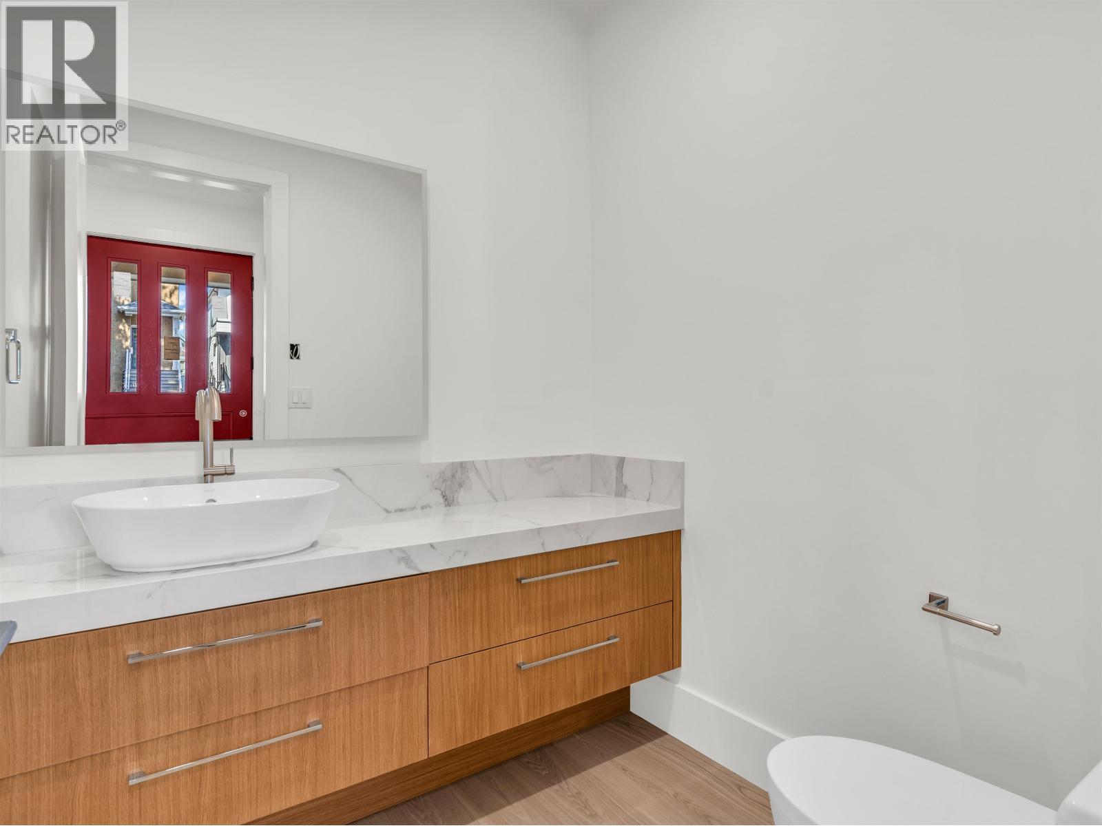 2566 W 2ND AVENUE, Vancouver