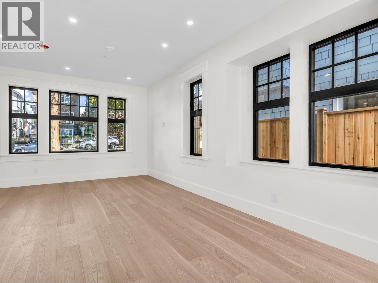 2566 W 2ND AVENUE, Vancouver