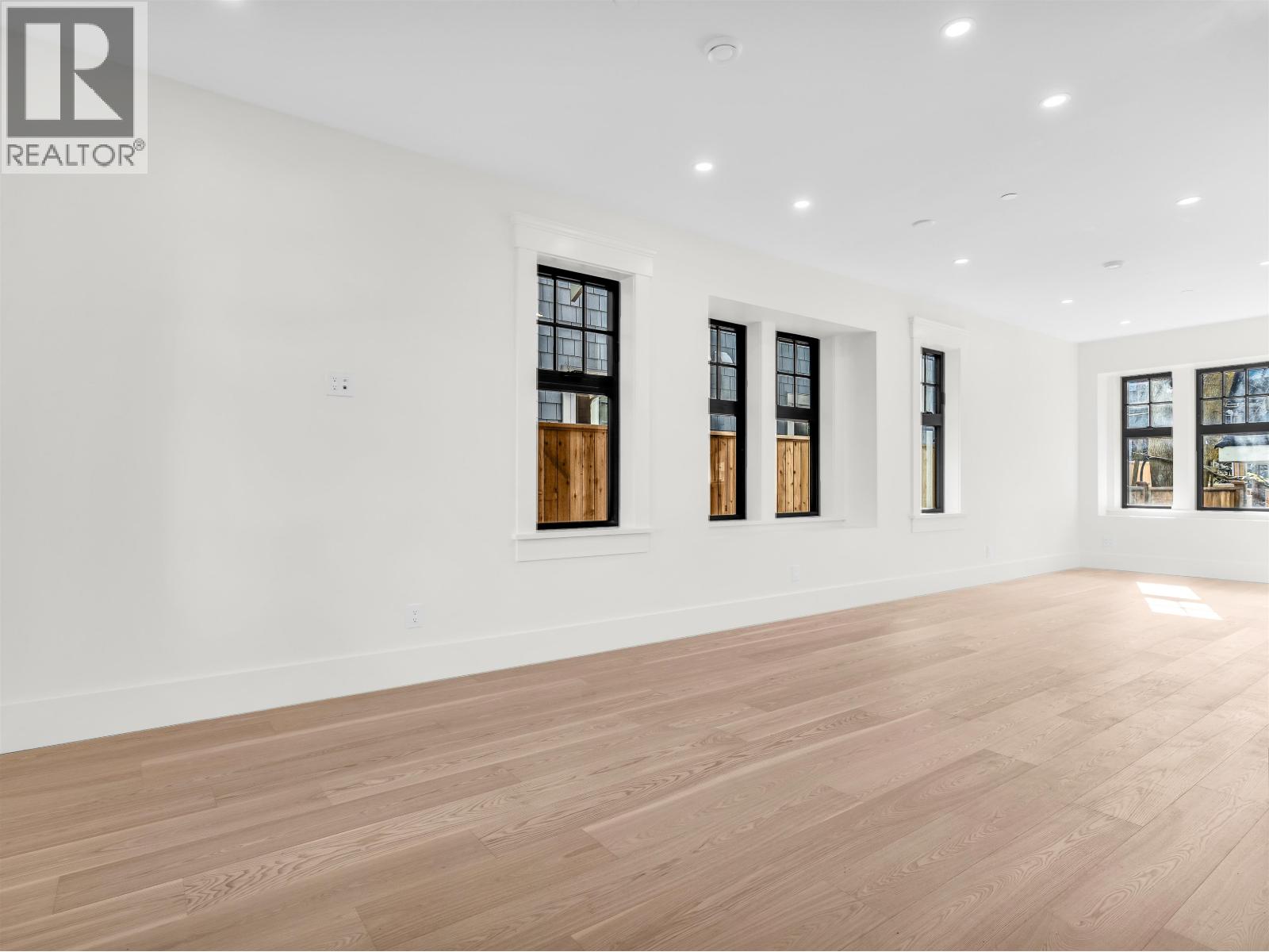 2566 W 2ND AVENUE, Vancouver