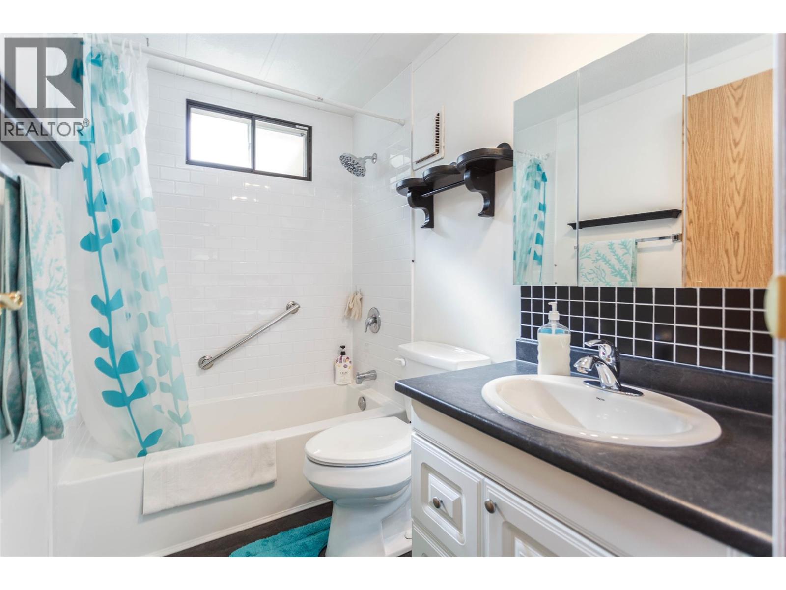 3 12069 Westside Road, Vernon