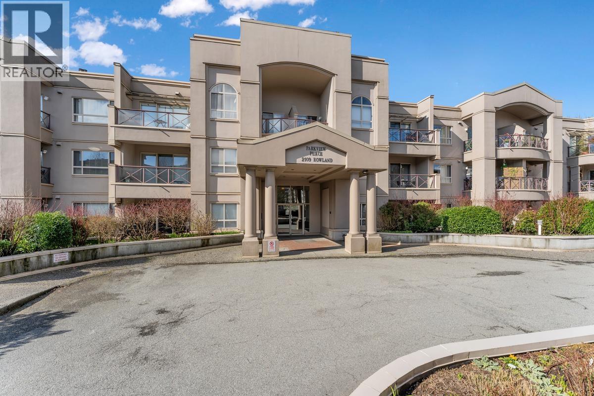 215 2109 ROWLAND STREET, Port Coquitlam