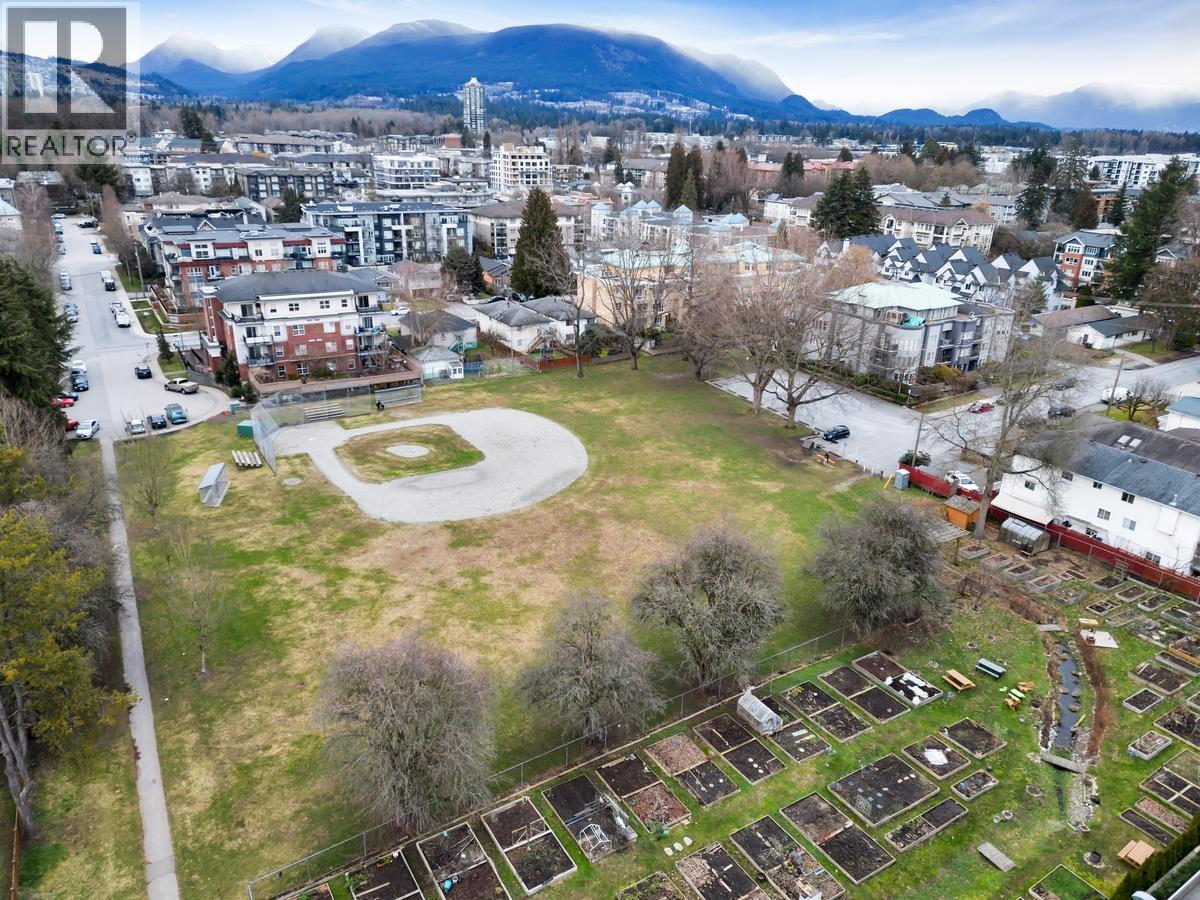 215 2109 ROWLAND STREET, Port Coquitlam