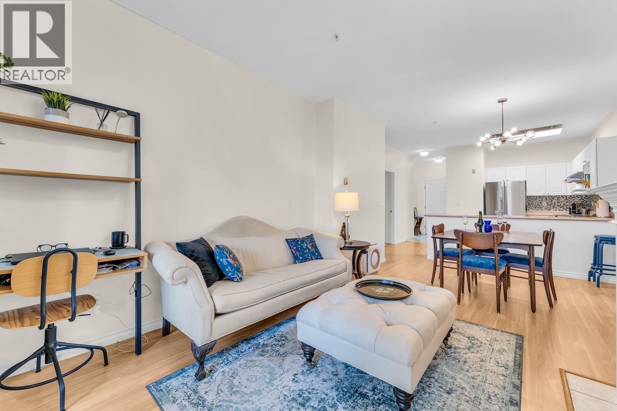 215 2109 ROWLAND STREET, Port Coquitlam