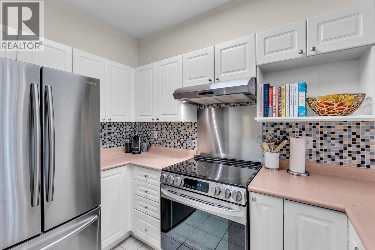 215 2109 ROWLAND STREET, Port Coquitlam