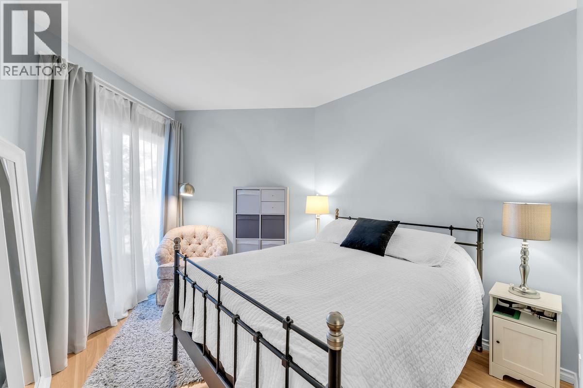 215 2109 ROWLAND STREET, Port Coquitlam