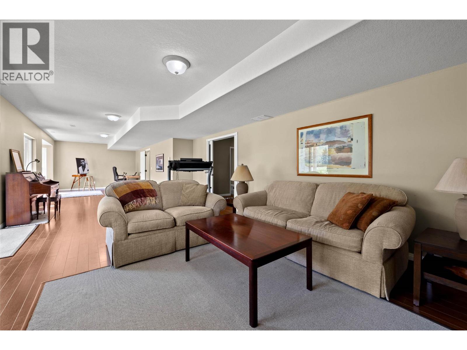 3639 Overlander Drive - 35