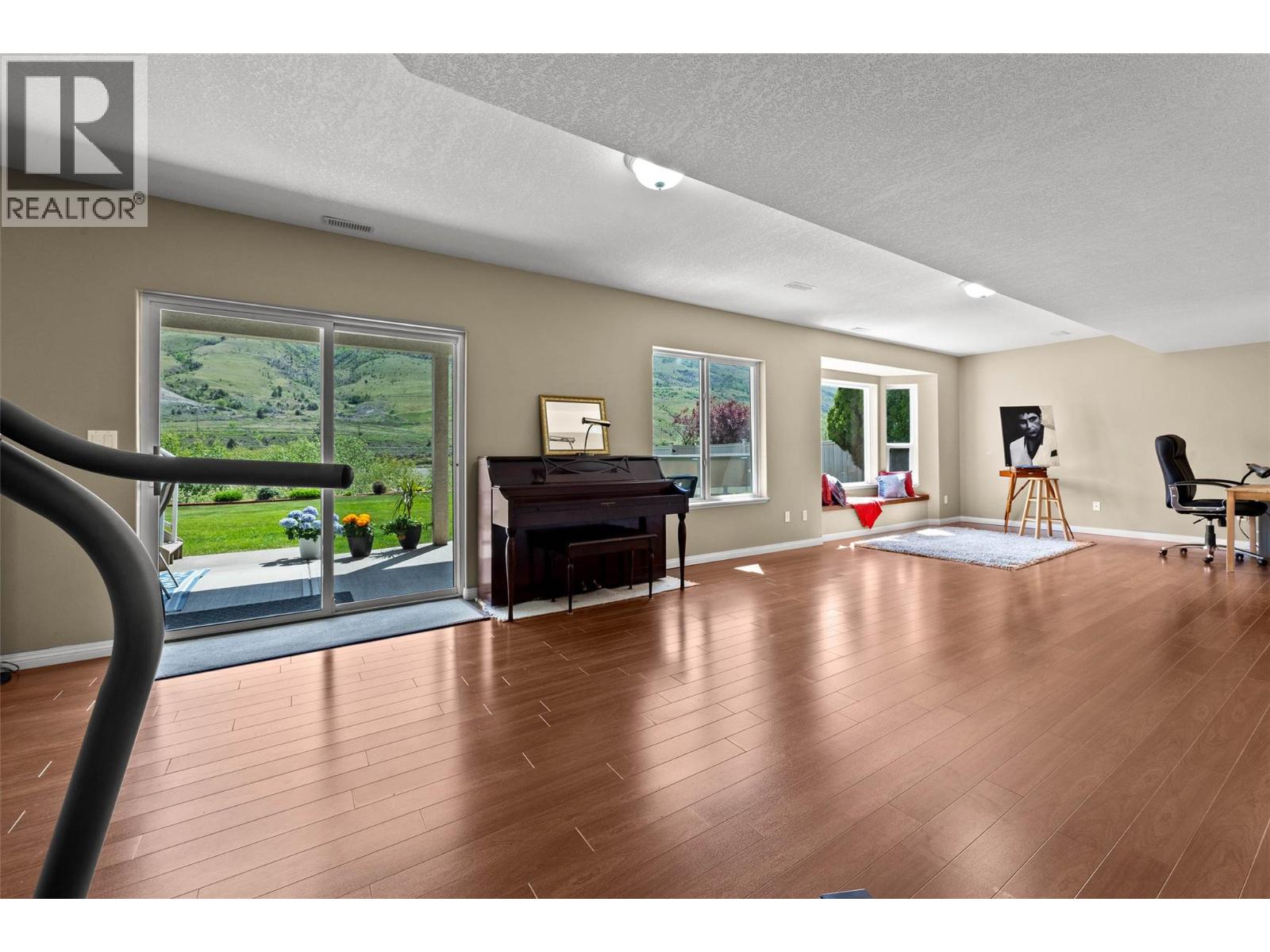 3639 Overlander Drive - 32