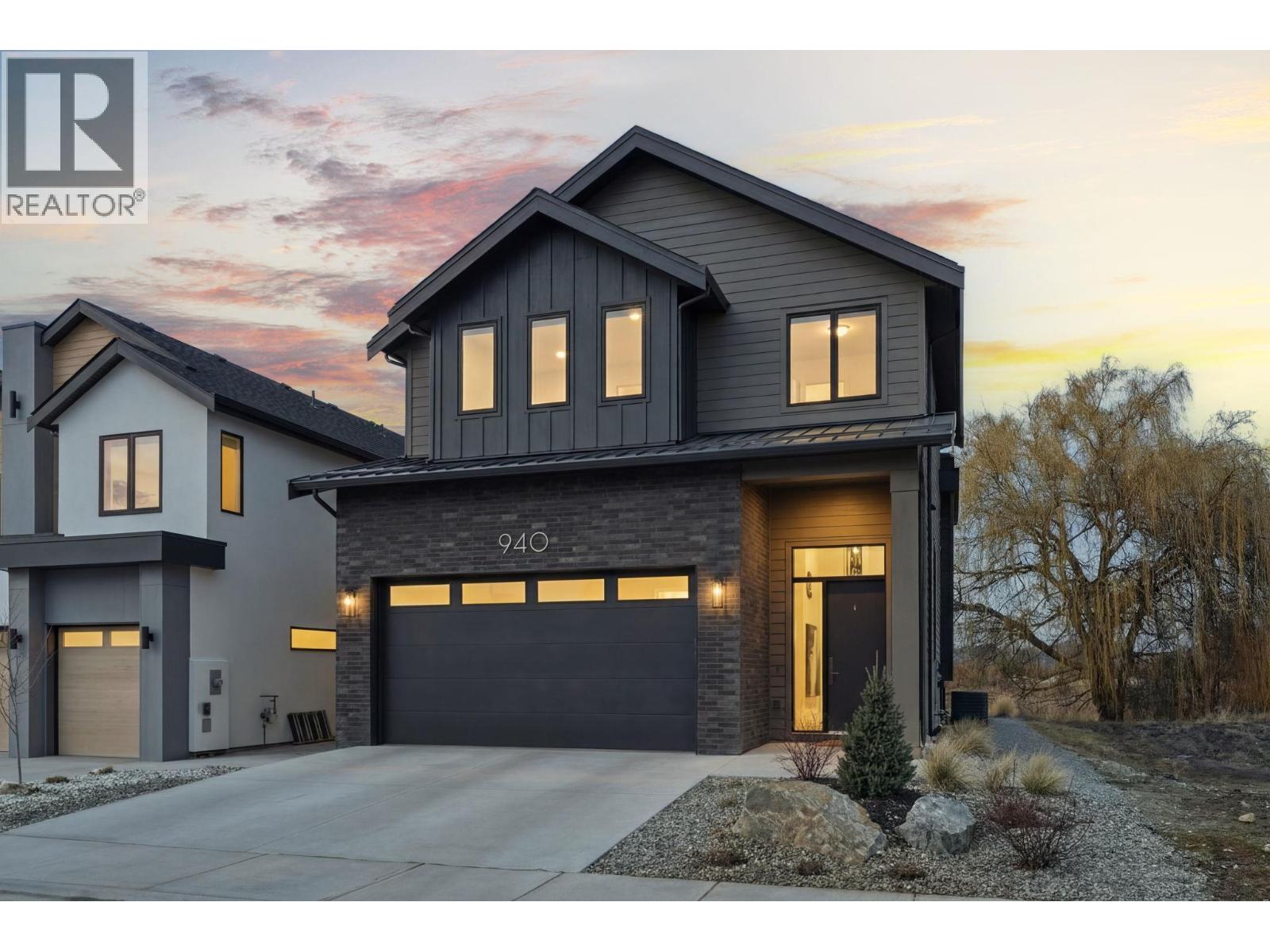940 Bull Crescent - 1