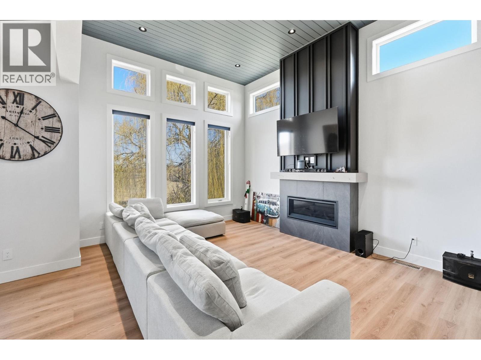  940 Bull Crescent, Kelowna