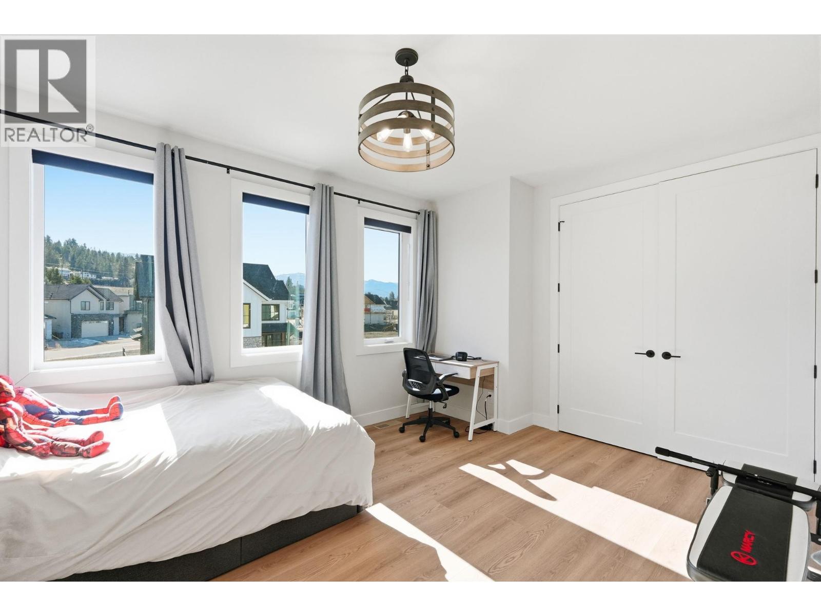  940 Bull Crescent, Kelowna