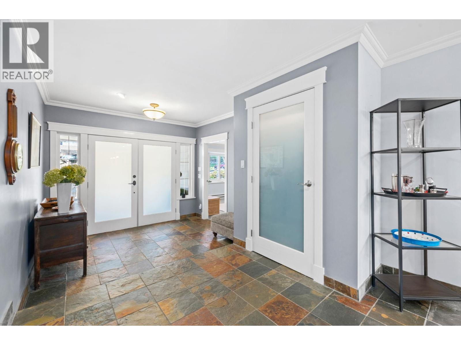 759 WINONA AVENUE, North Vancouver