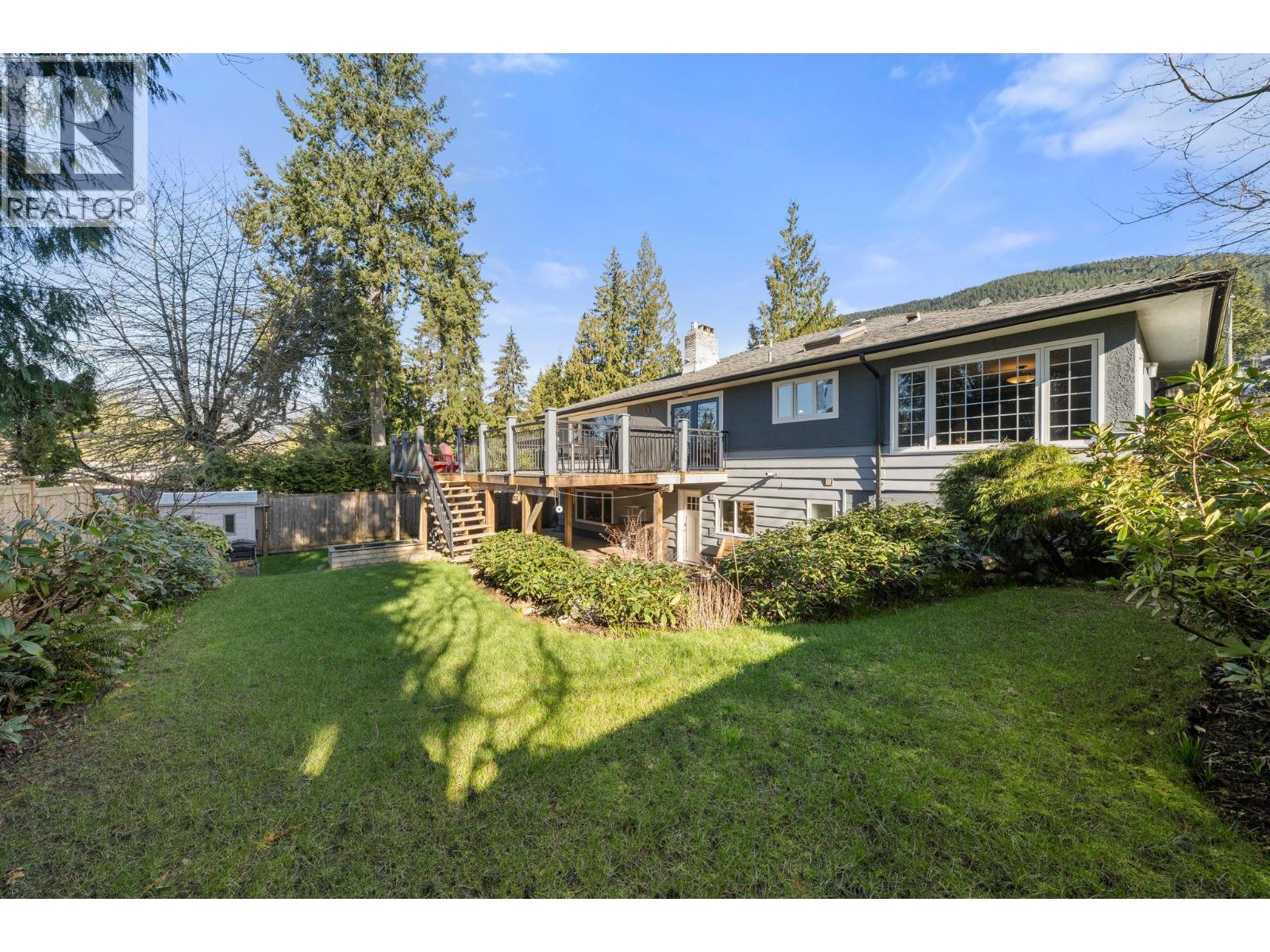 759 WINONA AVENUE, North Vancouver