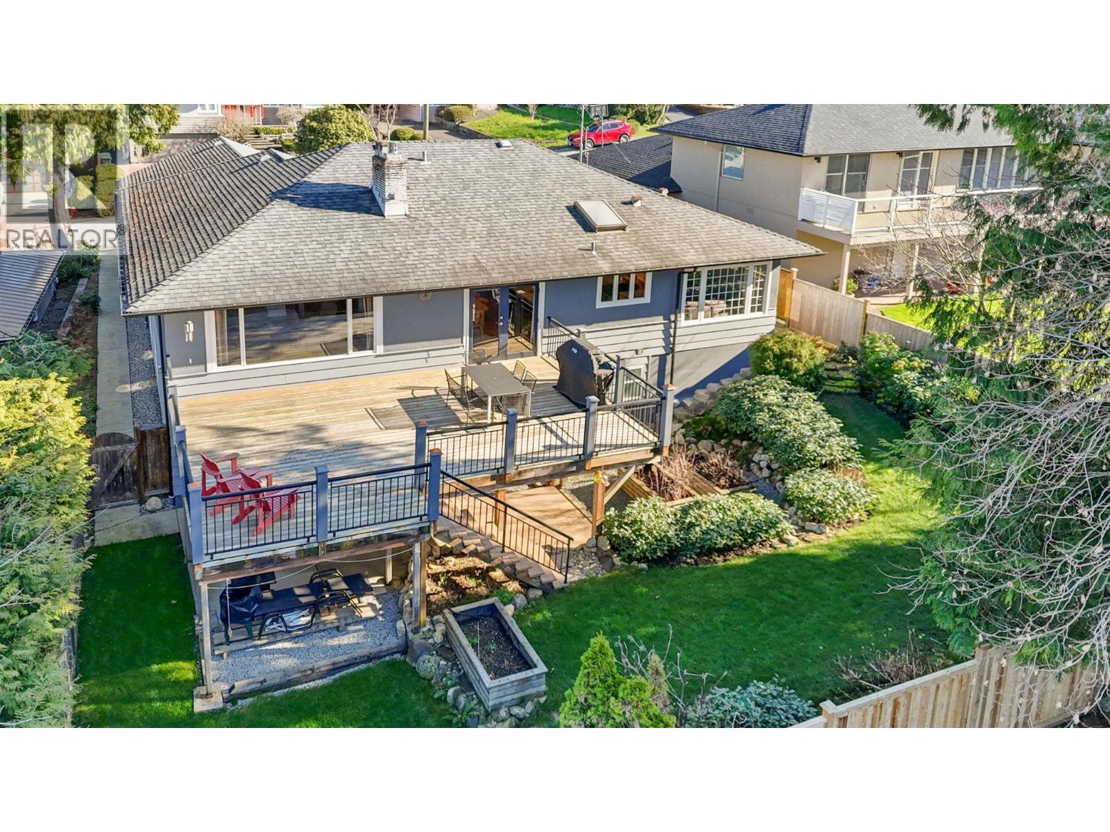 759 WINONA AVENUE, North Vancouver