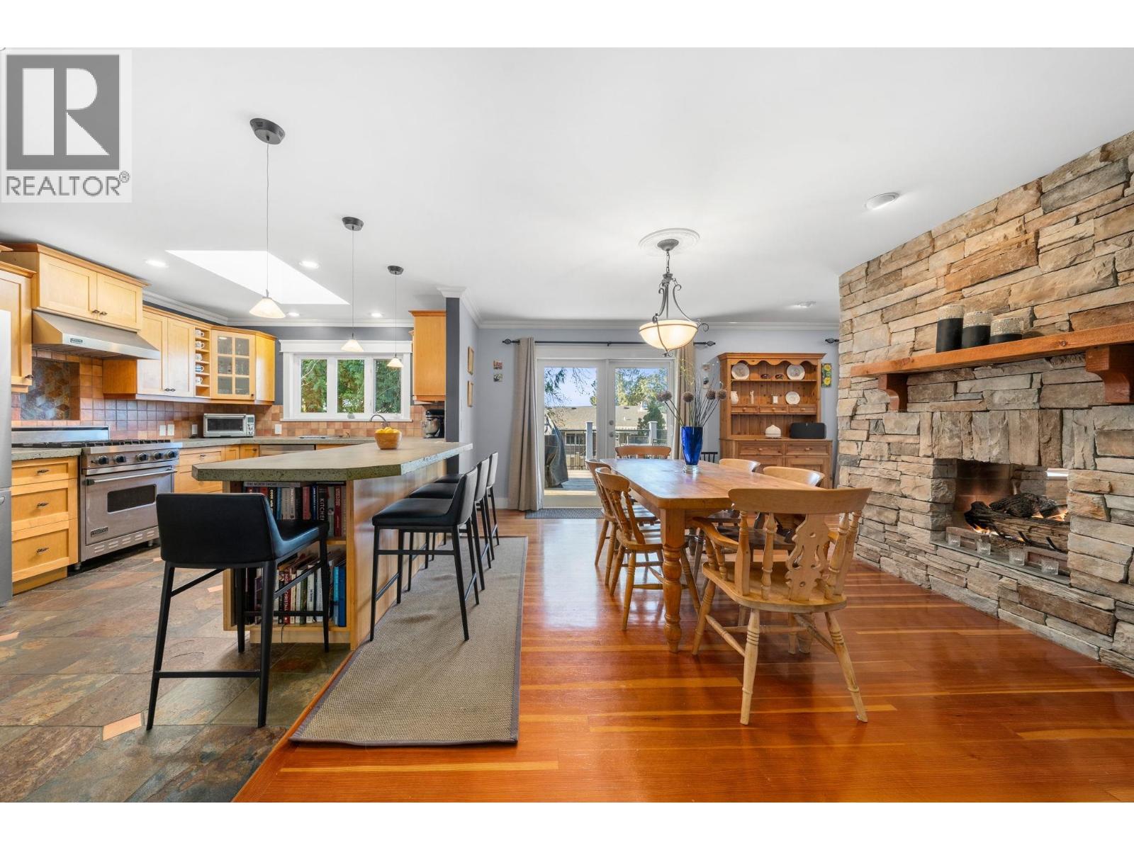 759 WINONA AVENUE, North Vancouver