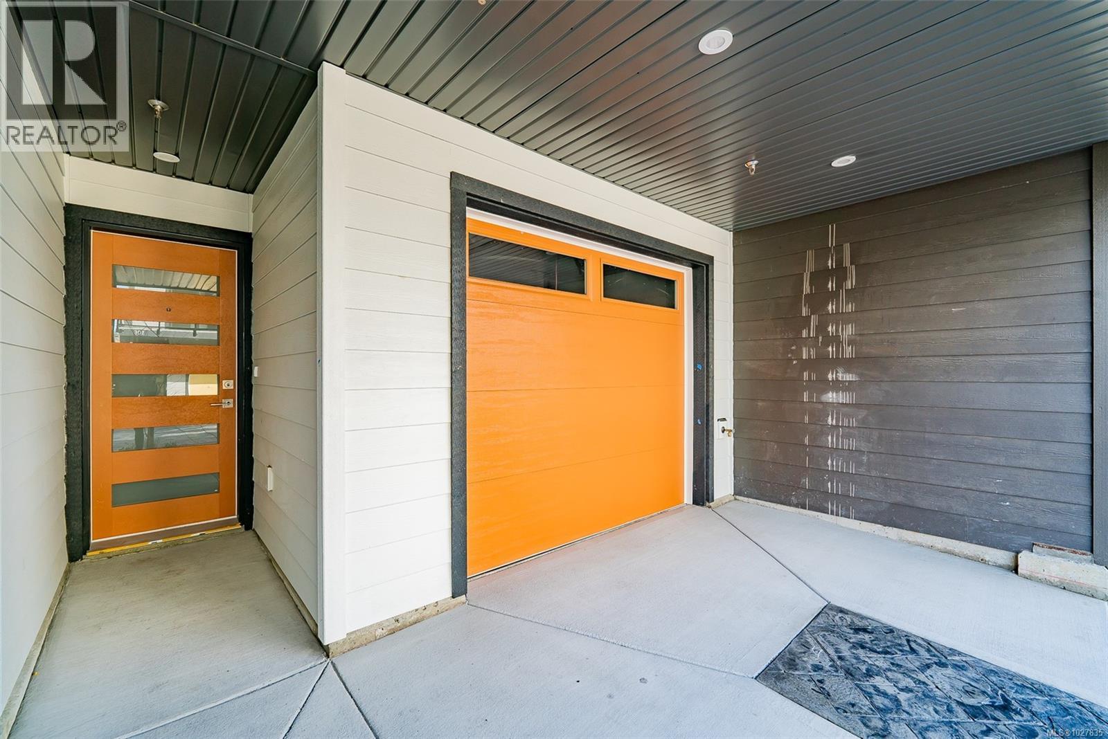 #109 1615 NORTHFIELD RD - 32