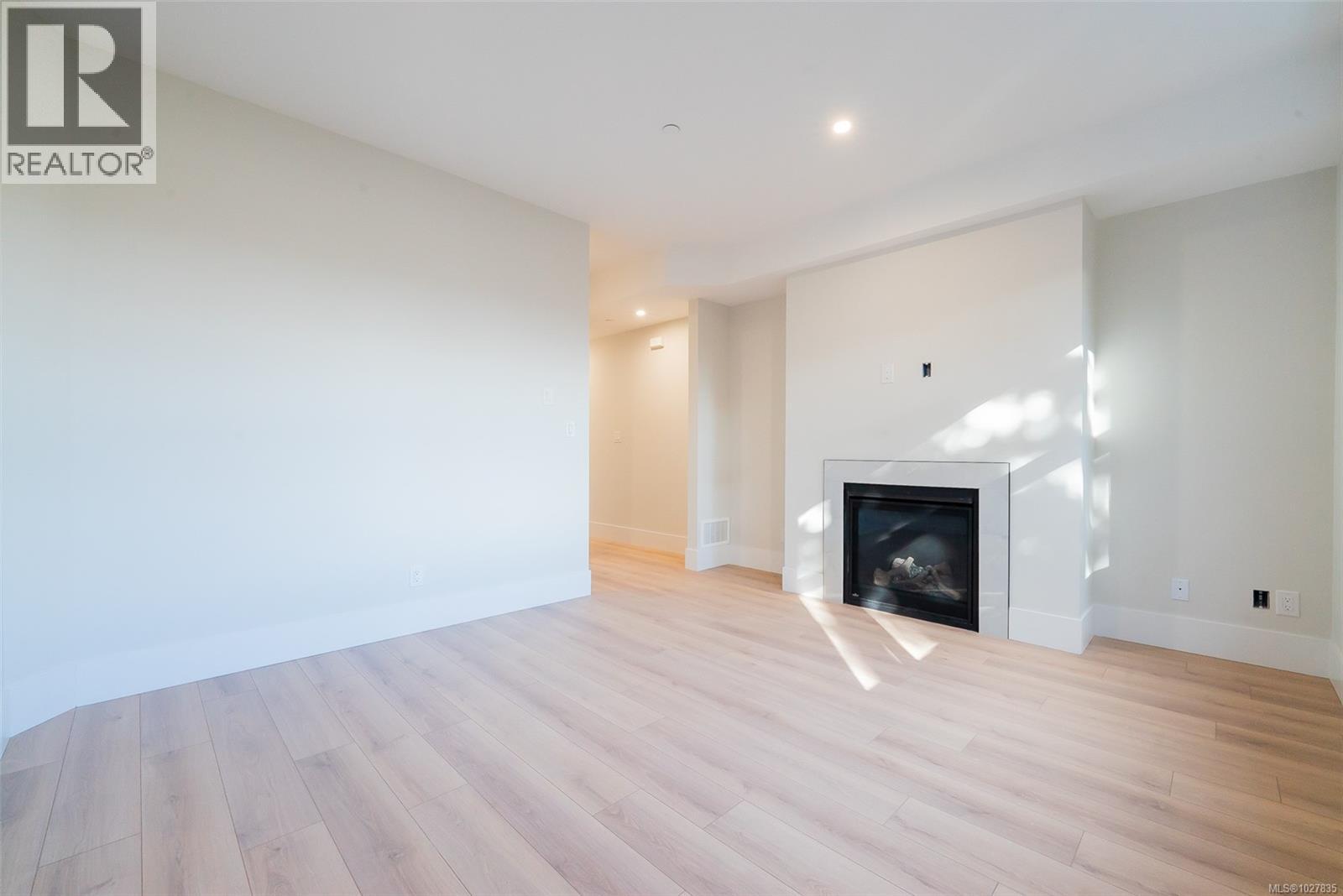 #109 1615 NORTHFIELD RD - Image 3