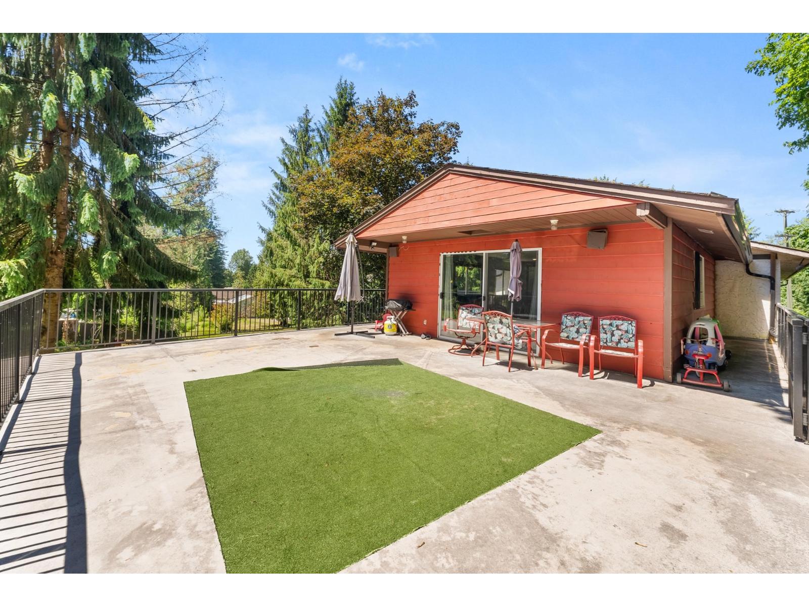194 CLOVERMEADOW CRESCENT, Langley