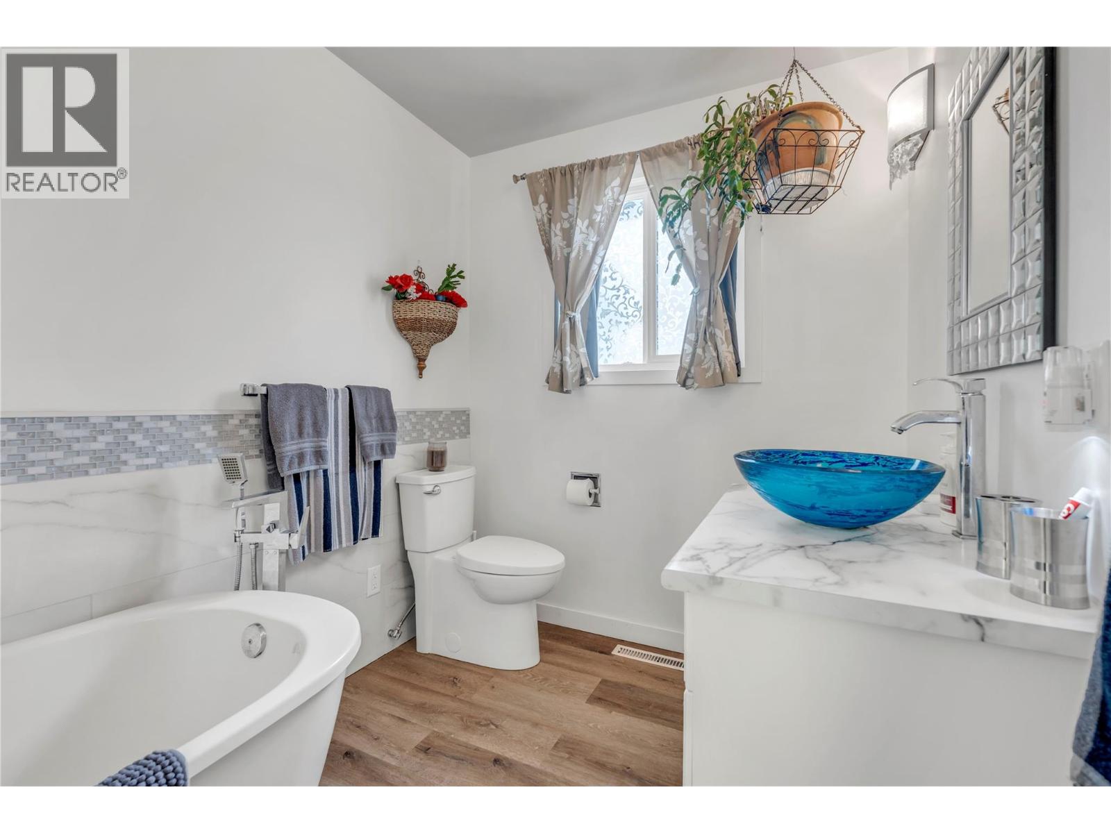  738 KETTLE Avenue, Oliver