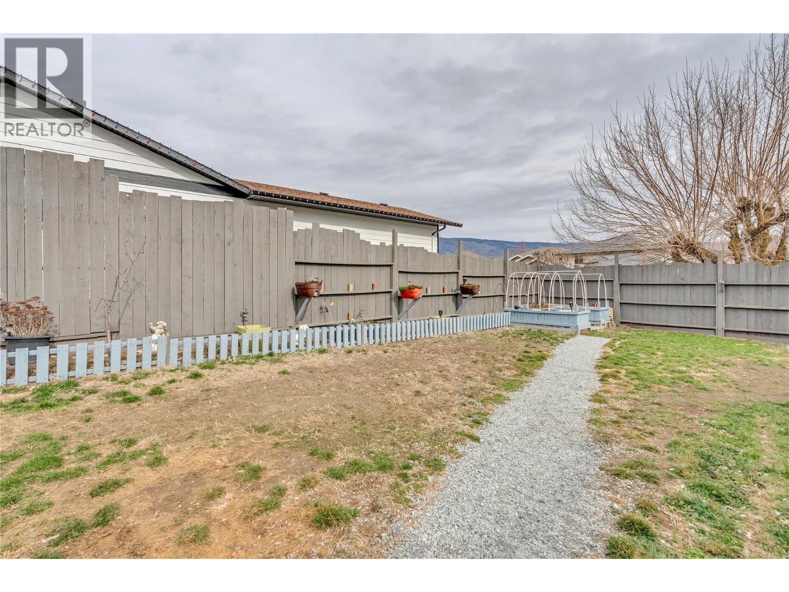  738 KETTLE Avenue, Oliver