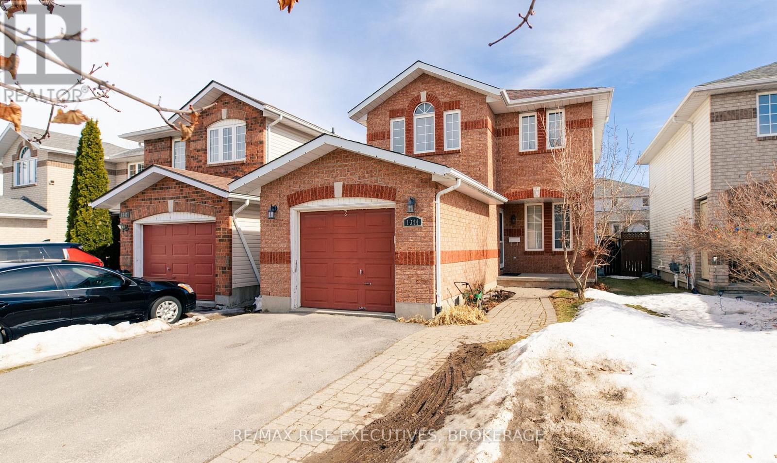 1344 THORNWOOD CRESCENT - 1