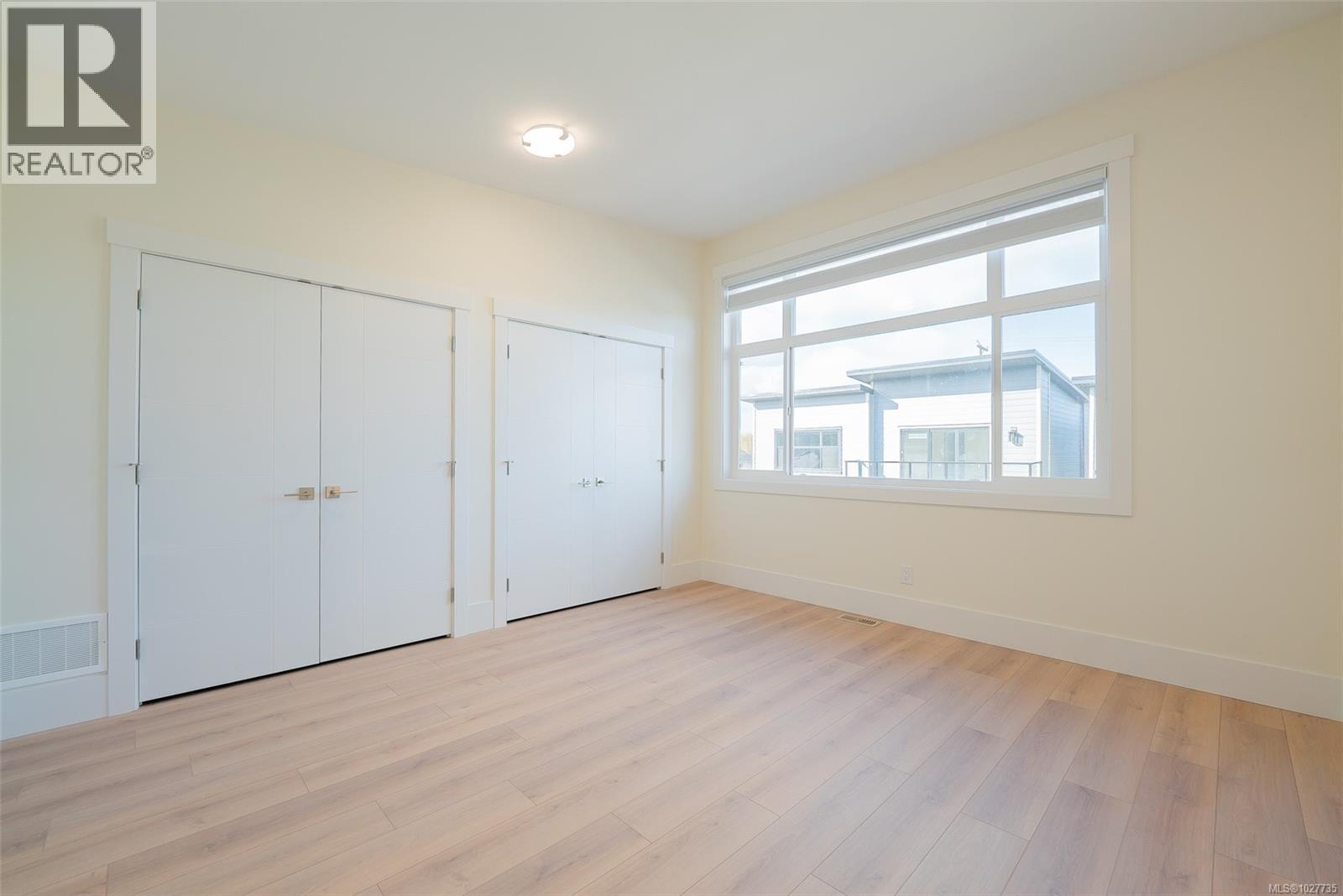 #107 1615 NORTHFIELD RD - 23