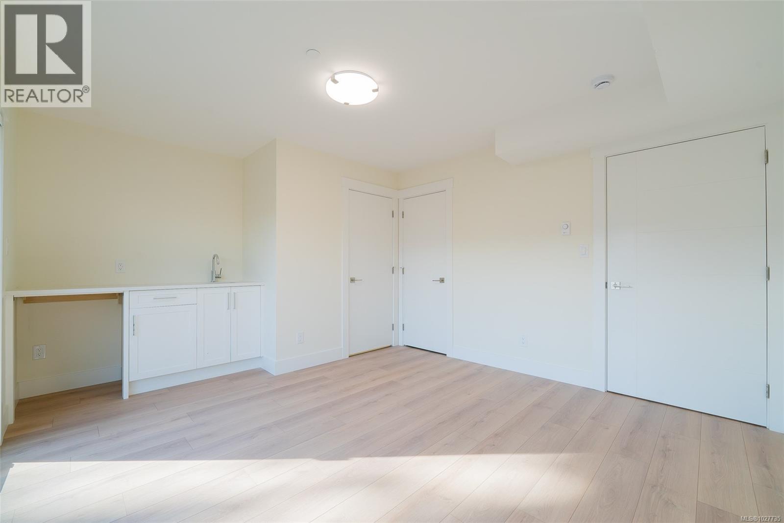 #107 1615 NORTHFIELD RD - 16