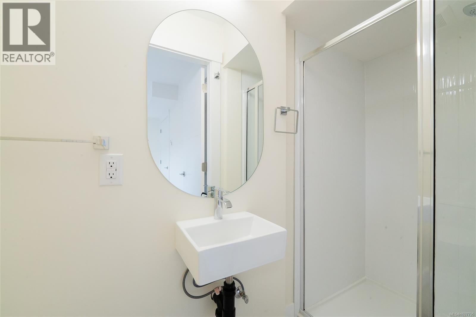 #107 1615 NORTHFIELD RD - 24