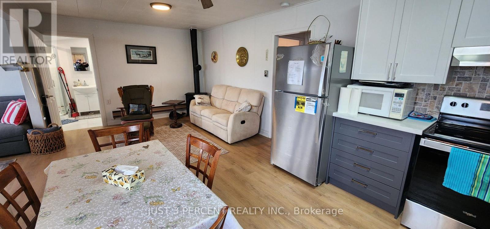 #3 6060 CURTIS POINT ROAD - 11